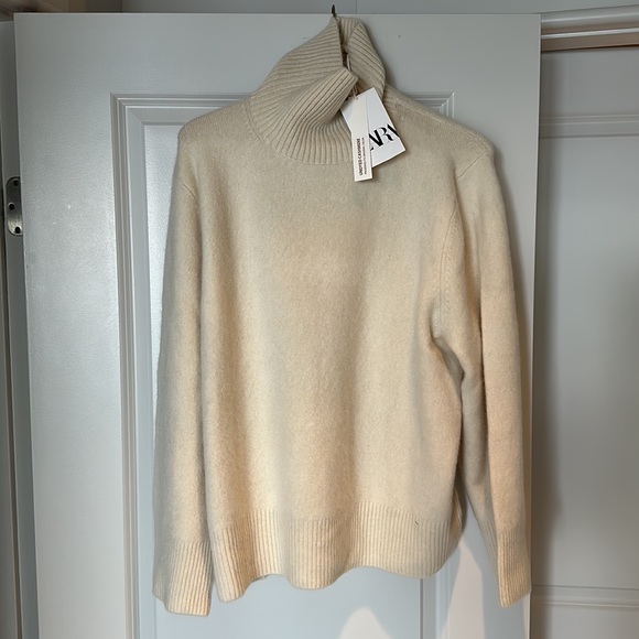 Cashmere sweater - Picture 3 of 3